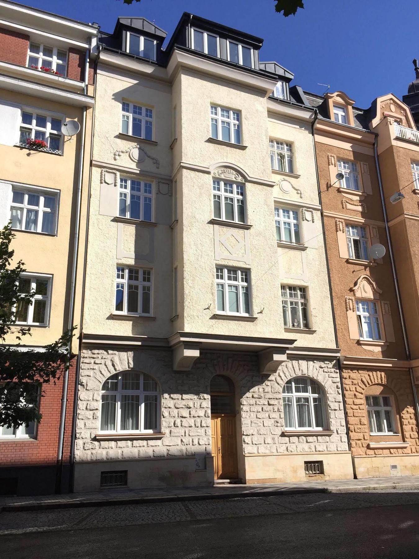 Apartment Karla Capka Street Karlovy Vary Exterior photo