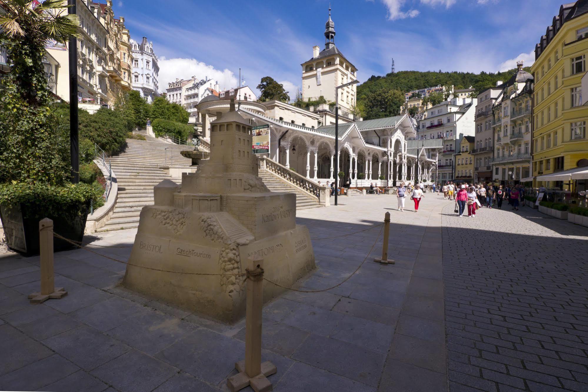 Apartment Karla Capka Street Karlovy Vary Exterior photo