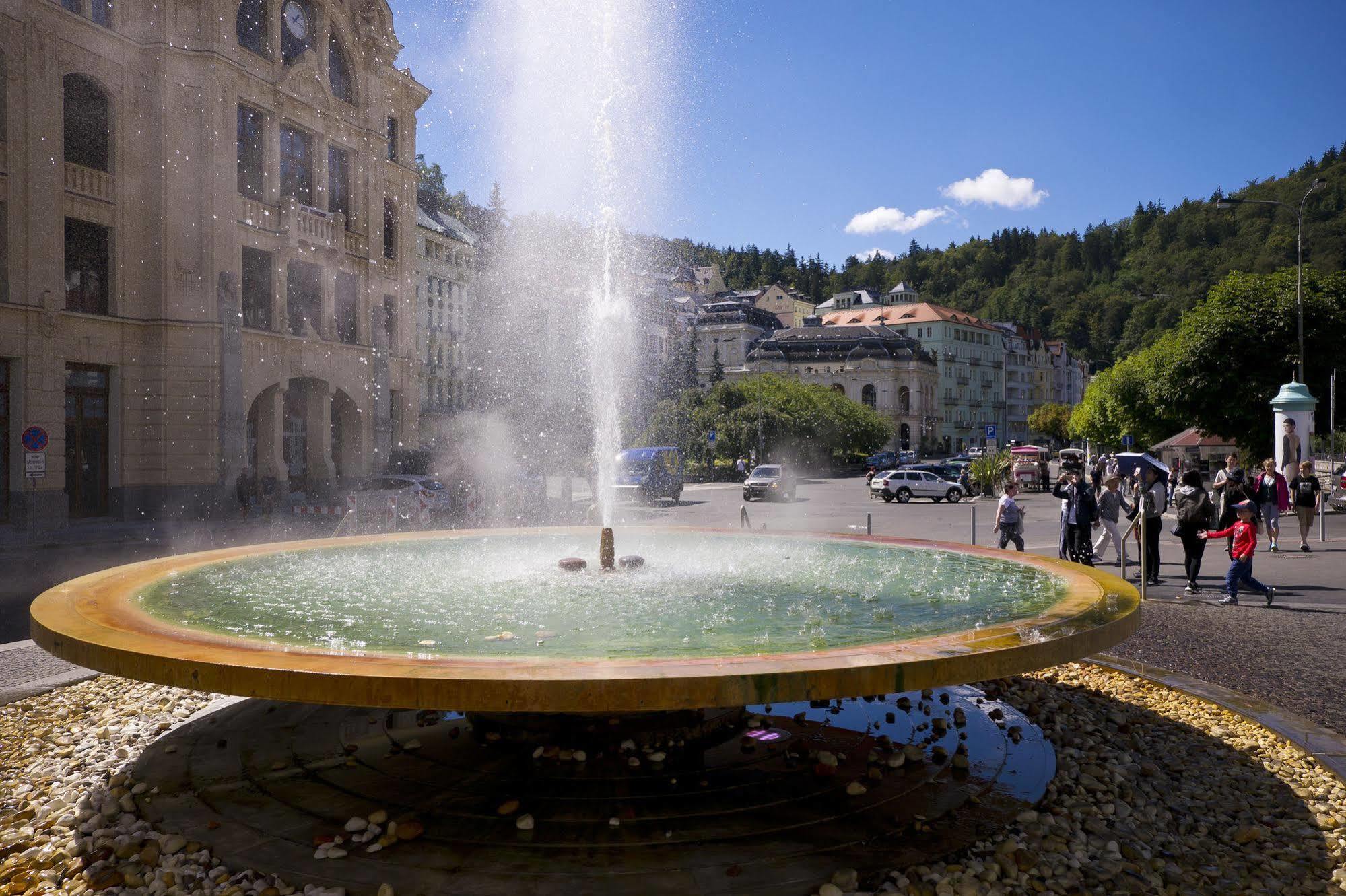 Apartment Karla Capka Street Karlovy Vary Exterior photo