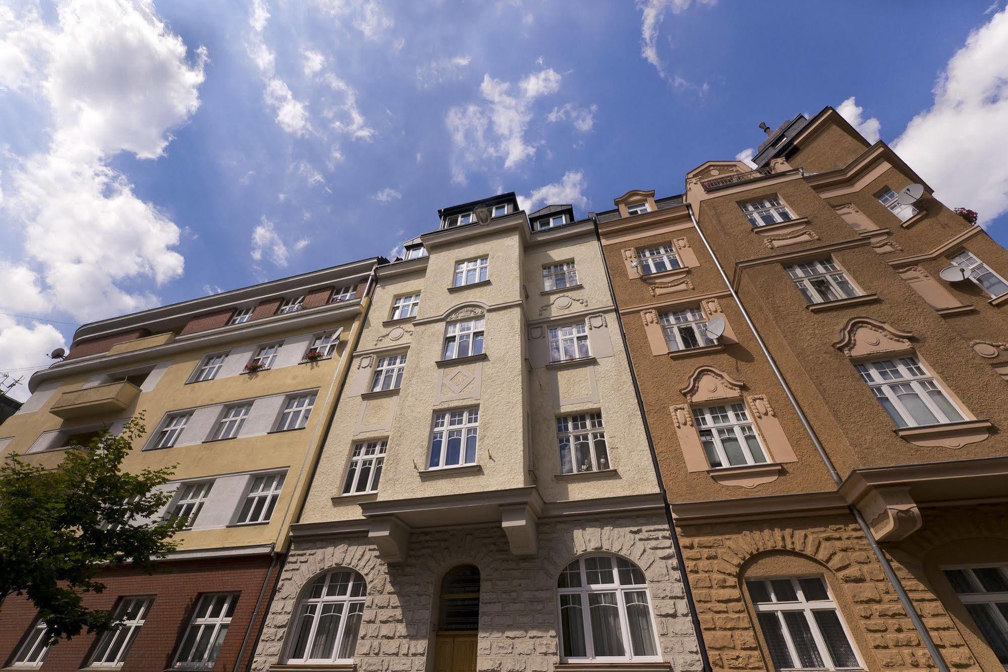 Apartment Karla Capka Street Karlovy Vary Exterior photo